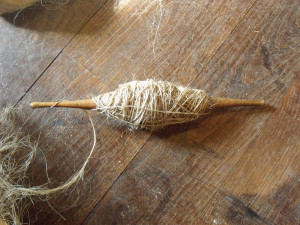 Fuso con filo di canapa